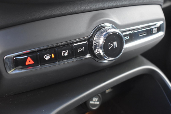 Volvo XC40 2.0 T4 R-Design Camera Pilot ACC Bliss Standkachel Volvo XC40 2.0 T4 R-Design Camera Pilot ACC Bliss Standkachel