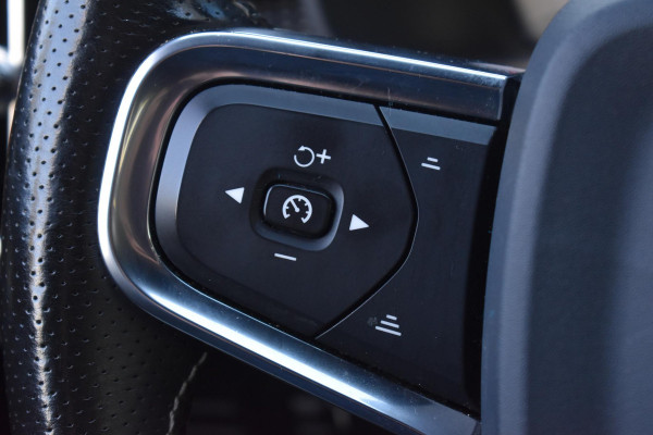 Volvo XC40 2.0 T4 R-Design Camera Pilot ACC Bliss Standkachel Volvo XC40 2.0 T4 R-Design Camera Pilot ACC Bliss Standkachel