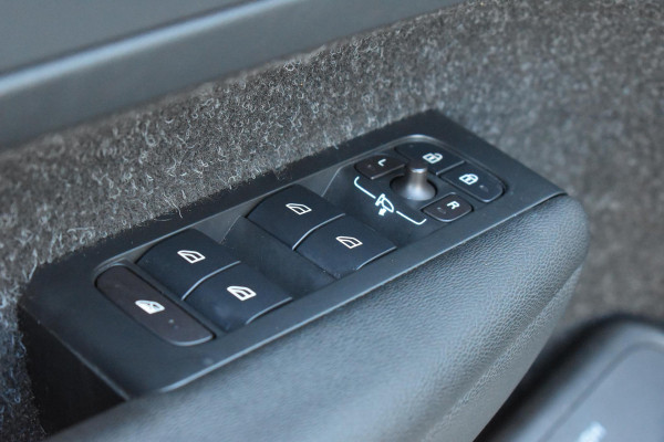 Volvo XC40 2.0 T4 R-Design Camera Pilot ACC Bliss Standkachel Volvo XC40 2.0 T4 R-Design Camera Pilot ACC Bliss Standkachel