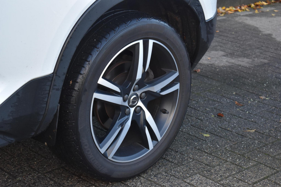 Volvo XC40 2.0 T4 R-Design Camera Pilot ACC Bliss Standkachel Volvo XC40 2.0 T4 R-Design Camera Pilot ACC Bliss Standkachel