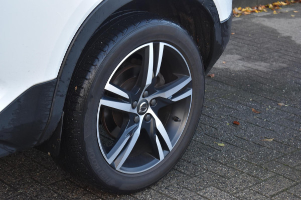 Volvo XC40 2.0 T4 R-Design Camera Pilot ACC Bliss Standkachel Volvo XC40 2.0 T4 R-Design Camera Pilot ACC Bliss Standkachel