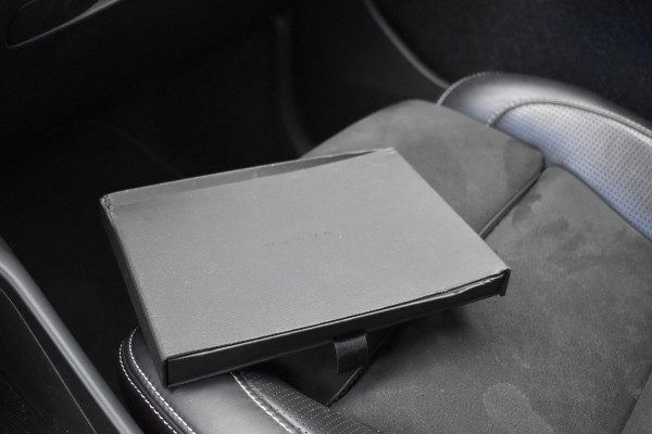 Volvo XC40 2.0 T4 R-Design Camera Pilot ACC Bliss Standkachel Volvo XC40 2.0 T4 R-Design Camera Pilot ACC Bliss Standkachel