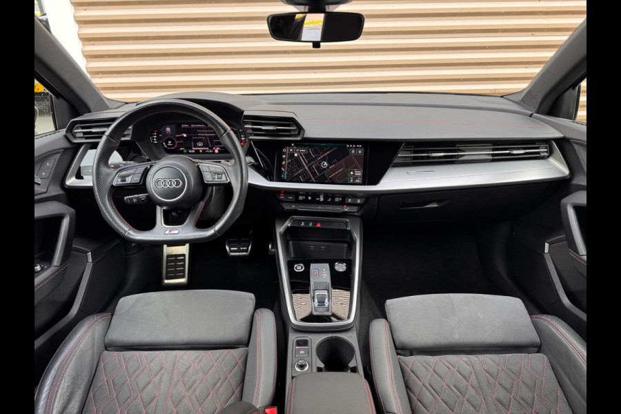 Audi A3 Sportback 35 TFSI S edition RS zetels/Keyless/Camera