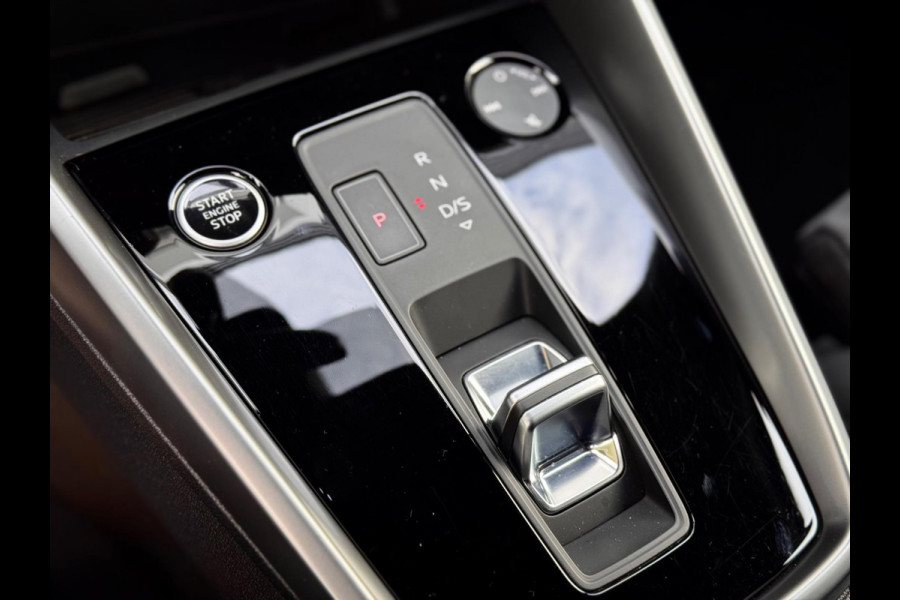 Audi A3 Sportback 35 TFSI S edition RS zetels/Keyless/Camera