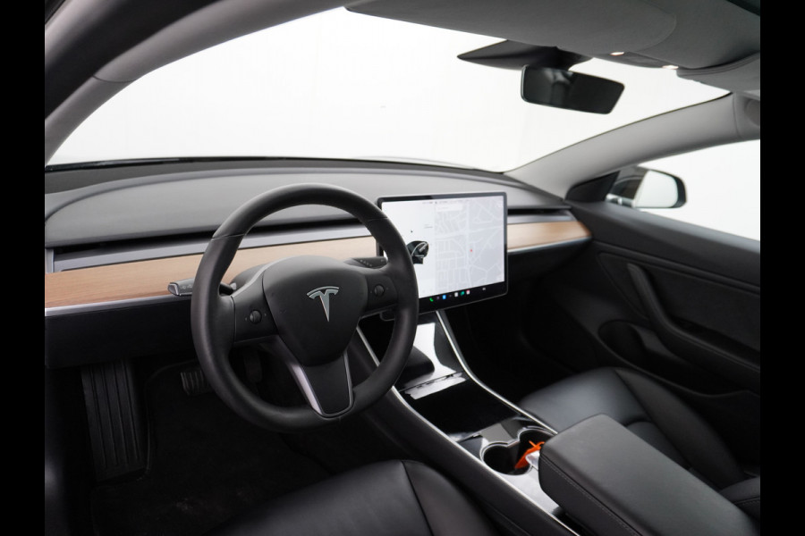 Tesla Model 3 Long Range 75kWh 463PK SOH 90% FSD Full Self Driving Computer-3 Premium Audio 4wd  18" Lmv AutoPilot Panoramadak Camera's Leder  Stoel en achterbank verwarming Keyless Electr.Stoelen+Memory+Easy-Entry WiFi Origineel Nederlandse auto Grootste accu, Tot 16,5kwh thuis laden. Tesla Model 3 Long Range 75kWh 463PK SOH 90% FSD Full Self Driving Computer-3 Premium Audio 4wd  18" Lmv AutoPilot Panoramadak Camera's Leder  Stoel en achterbank verwarming Keyless Electr.Stoelen+Memory+Easy-Entry WiFi Origineel Nederlandse auto Grootste accu, Tot 16,5kwh thuis laden.