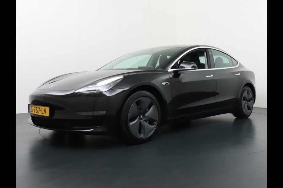 Tesla Model 3 Long Range 75kWh 463PK SOH 90% FSD Full Self Driving Computer-3 Premium Audio 4wd  18" Lmv AutoPilot Panoramadak Camera's Leder  Stoel en achterbank verwarming Keyless Electr.Stoelen+Memory+Easy-Entry WiFi Origineel Nederlandse auto Grootste accu, Tot 16,5kwh thuis laden. Tesla Model 3 Long Range 75kWh 463PK SOH 90% FSD Full Self Driving Computer-3 Premium Audio 4wd  18" Lmv AutoPilot Panoramadak Camera's Leder  Stoel en achterbank verwarming Keyless Electr.Stoelen+Memory+Easy-Entry WiFi Origineel Nederlandse auto Grootste accu, Tot 16,5kwh thuis laden.