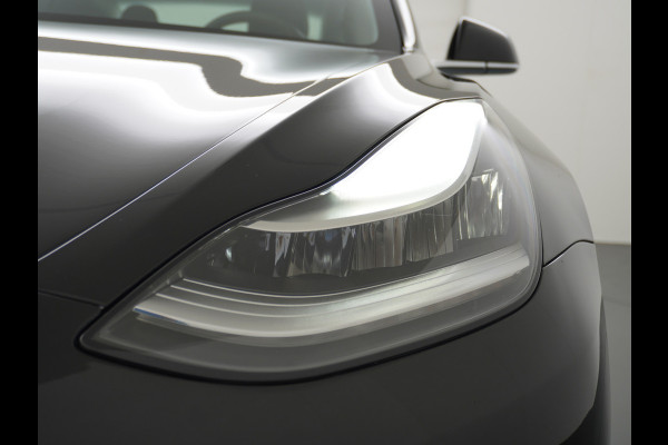 Tesla Model 3 Long Range 75kWh 463PK SOH 90% FSD Full Self Driving Computer-3 Premium Audio 4wd  18" Lmv AutoPilot Panoramadak Camera's Leder  Stoel en achterbank verwarming Keyless Electr.Stoelen+Memory+Easy-Entry WiFi Origineel Nederlandse auto Grootste accu, Tot 16,5kwh thuis laden. Tesla Model 3 Long Range 75kWh 463PK SOH 90% FSD Full Self Driving Computer-3 Premium Audio 4wd  18" Lmv AutoPilot Panoramadak Camera's Leder  Stoel en achterbank verwarming Keyless Electr.Stoelen+Memory+Easy-Entry WiFi Origineel Nederlandse auto Grootste accu, Tot 16,5kwh thuis laden.