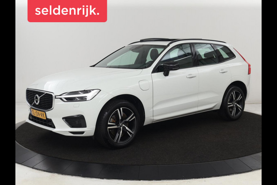 Volvo XC60 2.0 Recharge T8 AWD R-Design | Panoramadak | Trekhaak | Adaptive cruise | Stoelverwarming | Carplay | Harman/Kardon | Navigatie | Memory | Sportstoelen | Achterbankverwarming | PHEV | Plug In