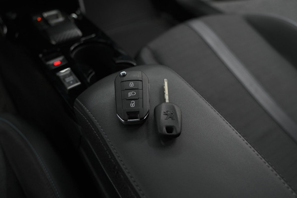 Peugeot 208 PureTech 100 EAT8 Allure Pack | Camera | Apple Carplay | Parkeersensoren | Stoelverwarming Peugeot 208 PureTech 100 EAT8 Allure Pack | Camera | Apple Carplay | Parkeersensoren | Stoelverwarming