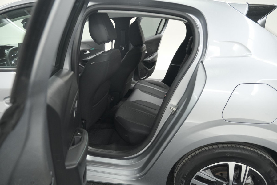 Peugeot 208 PureTech 100 EAT8 Allure Pack | Camera | Apple Carplay | Parkeersensoren | Stoelverwarming Peugeot 208 PureTech 100 EAT8 Allure Pack | Camera | Apple Carplay | Parkeersensoren | Stoelverwarming