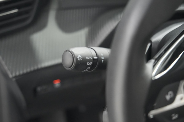 Peugeot 208 PureTech 100 EAT8 Allure Pack | Camera | Apple Carplay | Parkeersensoren | Stoelverwarming Peugeot 208 PureTech 100 EAT8 Allure Pack | Camera | Apple Carplay | Parkeersensoren | Stoelverwarming