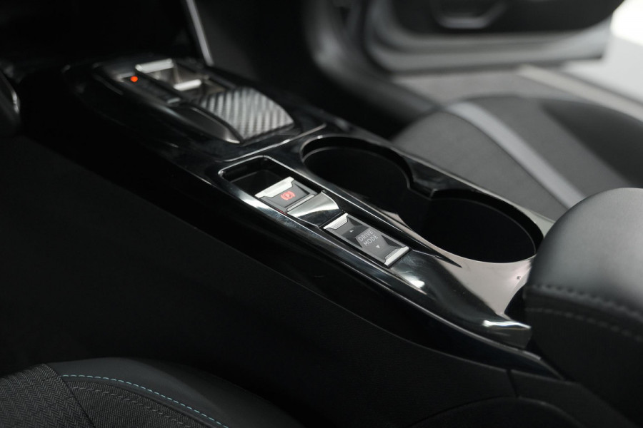 Peugeot 208 PureTech 100 EAT8 Allure Pack | Camera | Apple Carplay | Parkeersensoren | Stoelverwarming Peugeot 208 PureTech 100 EAT8 Allure Pack | Camera | Apple Carplay | Parkeersensoren | Stoelverwarming