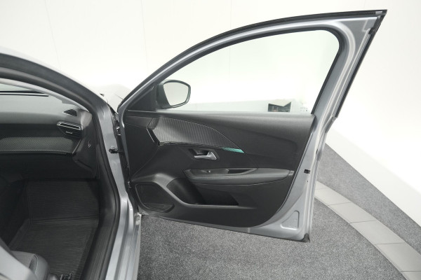 Peugeot 208 PureTech 100 EAT8 Allure Pack | Camera | Apple Carplay | Parkeersensoren | Stoelverwarming Peugeot 208 PureTech 100 EAT8 Allure Pack | Camera | Apple Carplay | Parkeersensoren | Stoelverwarming
