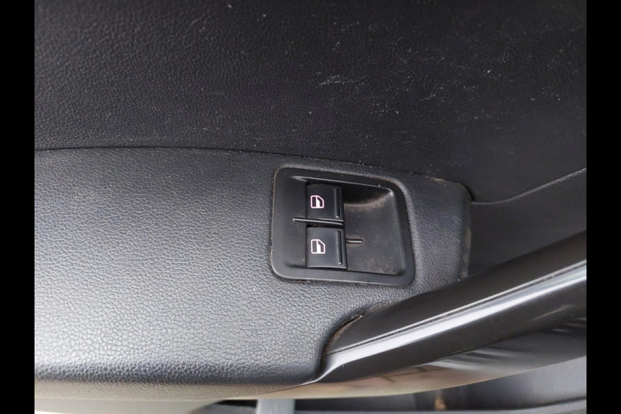 Volkswagen Caddy 2.0 TDI L1 | Gereviseerde motor! | LED | Trekhaak | NAP Volkswagen Caddy 2.0 TDI L1 | Gereviseerde motor! | LED | Trekhaak | NAP