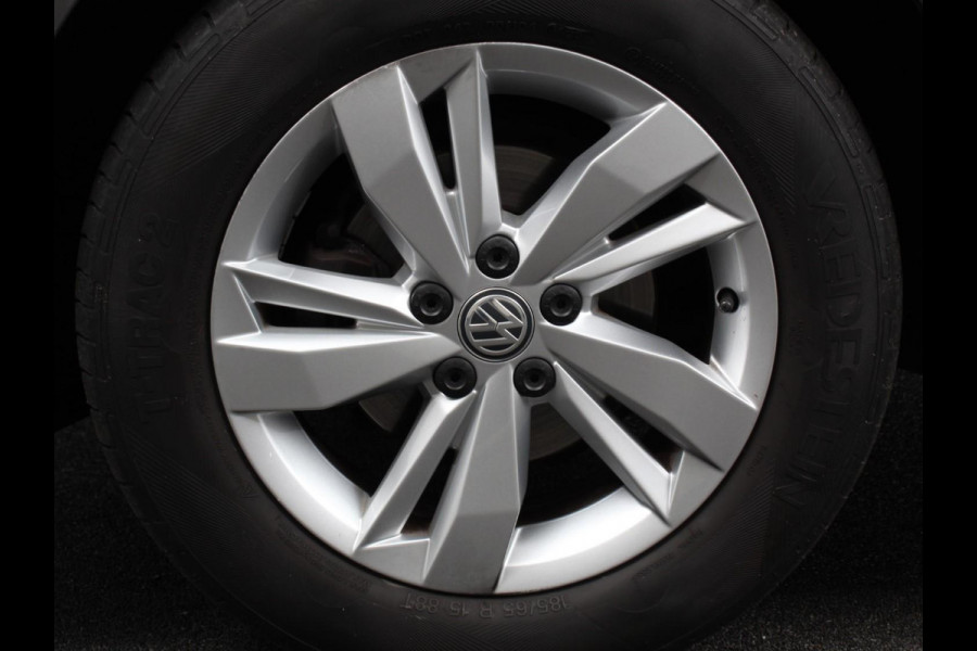 Volkswagen Polo 1.0 TSI 95pk Comfortline | Navigatie | Apple Carplay / Android Auto | Bluetooth | Cruise control | Lichtmetalen Velgen Volkswagen Polo 1.0 TSI 95pk Comfortline | Navigatie | Apple Carplay / Android Auto | Bluetooth | Cruise control | Lichtmetalen Velgen