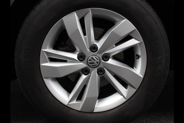 Volkswagen Polo 1.0 TSI 95pk Comfortline | Navigatie | Apple Carplay / Android Auto | Bluetooth | Cruise control | Lichtmetalen Velgen Volkswagen Polo 1.0 TSI 95pk Comfortline | Navigatie | Apple Carplay / Android Auto | Bluetooth | Cruise control | Lichtmetalen Velgen