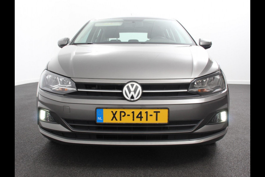 Volkswagen Polo 1.0 TSI 95pk Comfortline | Navigatie | Apple Carplay / Android Auto | Bluetooth | Cruise control | Lichtmetalen Velgen Volkswagen Polo 1.0 TSI 95pk Comfortline | Navigatie | Apple Carplay / Android Auto | Bluetooth | Cruise control | Lichtmetalen Velgen