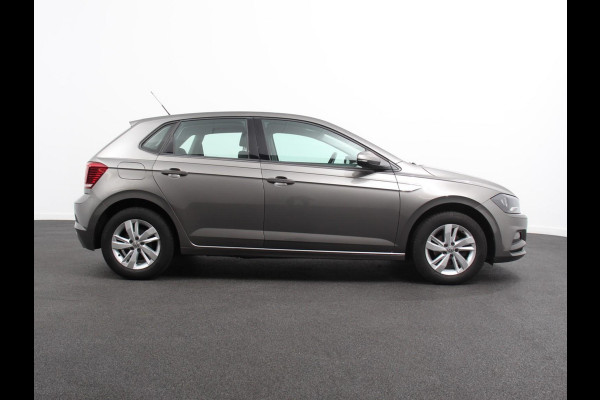 Volkswagen Polo 1.0 TSI 95pk Comfortline | Navigatie | Apple Carplay / Android Auto | Bluetooth | Cruise control | Lichtmetalen Velgen Volkswagen Polo 1.0 TSI 95pk Comfortline | Navigatie | Apple Carplay / Android Auto | Bluetooth | Cruise control | Lichtmetalen Velgen