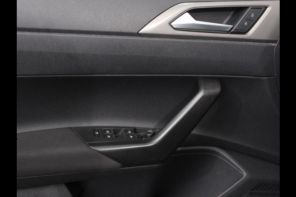 Volkswagen Polo 1.0 TSI 95pk Comfortline | Navigatie | Apple Carplay / Android Auto | Bluetooth | Cruise control | Lichtmetalen Velgen Volkswagen Polo 1.0 TSI 95pk Comfortline | Navigatie | Apple Carplay / Android Auto | Bluetooth | Cruise control | Lichtmetalen Velgen