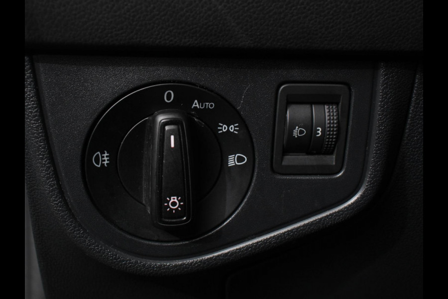 Volkswagen Polo 1.0 TSI 95pk Comfortline | Navigatie | Apple Carplay / Android Auto | Bluetooth | Cruise control | Lichtmetalen Velgen Volkswagen Polo 1.0 TSI 95pk Comfortline | Navigatie | Apple Carplay / Android Auto | Bluetooth | Cruise control | Lichtmetalen Velgen