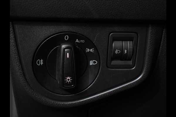 Volkswagen Polo 1.0 TSI 95pk Comfortline | Navigatie | Apple Carplay / Android Auto | Bluetooth | Cruise control | Lichtmetalen Velgen Volkswagen Polo 1.0 TSI 95pk Comfortline | Navigatie | Apple Carplay / Android Auto | Bluetooth | Cruise control | Lichtmetalen Velgen