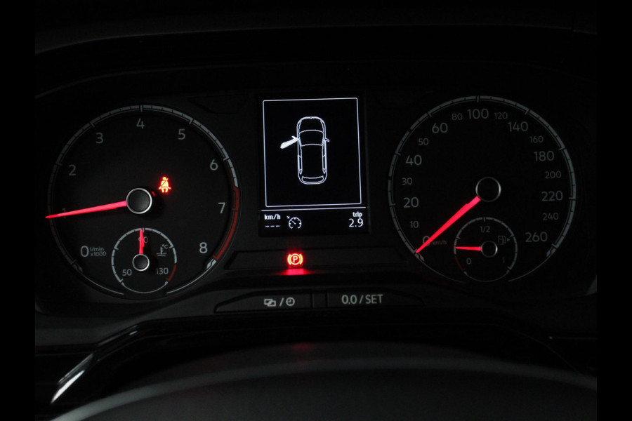 Volkswagen Polo 1.0 TSI 95pk Comfortline | Navigatie | Apple Carplay / Android Auto | Bluetooth | Cruise control | Lichtmetalen Velgen Volkswagen Polo 1.0 TSI 95pk Comfortline | Navigatie | Apple Carplay / Android Auto | Bluetooth | Cruise control | Lichtmetalen Velgen