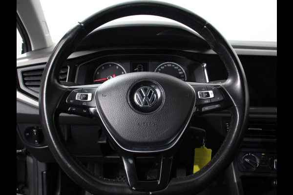 Volkswagen Polo 1.0 TSI 95pk Comfortline | Navigatie | Apple Carplay / Android Auto | Bluetooth | Cruise control | Lichtmetalen Velgen Volkswagen Polo 1.0 TSI 95pk Comfortline | Navigatie | Apple Carplay / Android Auto | Bluetooth | Cruise control | Lichtmetalen Velgen