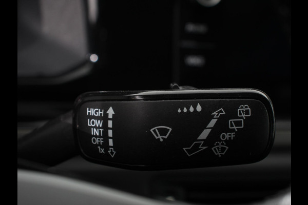 Volkswagen Polo 1.0 TSI 95pk Comfortline | Navigatie | Apple Carplay / Android Auto | Bluetooth | Cruise control | Lichtmetalen Velgen Volkswagen Polo 1.0 TSI 95pk Comfortline | Navigatie | Apple Carplay / Android Auto | Bluetooth | Cruise control | Lichtmetalen Velgen