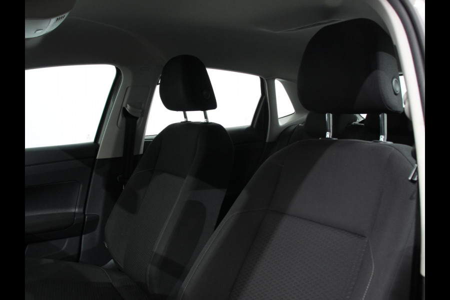 Volkswagen Polo 1.0 TSI 95pk Comfortline | Navigatie | Apple Carplay / Android Auto | Bluetooth | Cruise control | Lichtmetalen Velgen Volkswagen Polo 1.0 TSI 95pk Comfortline | Navigatie | Apple Carplay / Android Auto | Bluetooth | Cruise control | Lichtmetalen Velgen