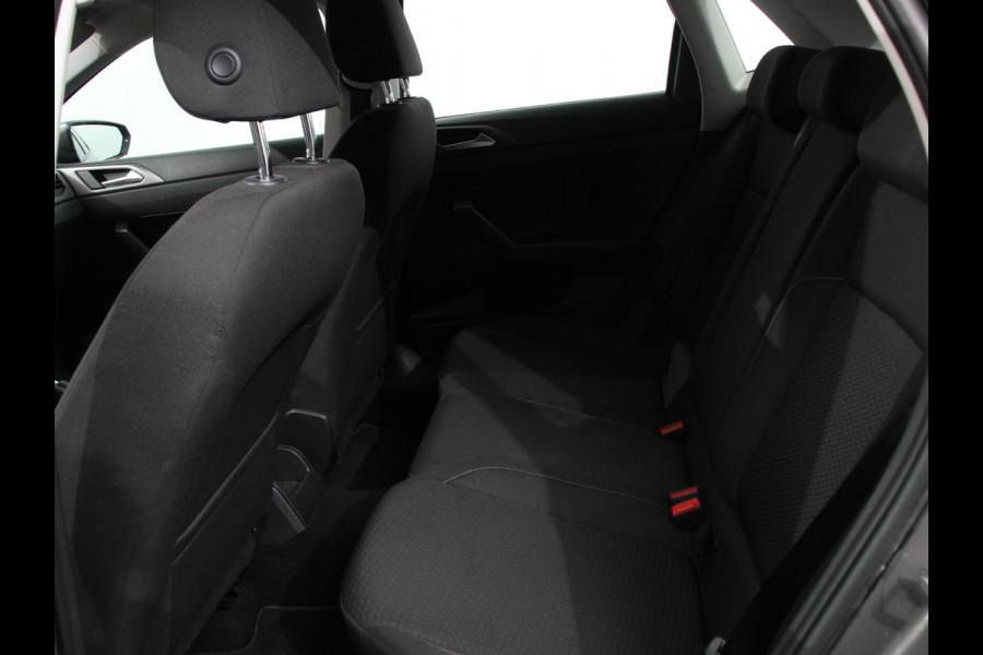 Volkswagen Polo 1.0 TSI 95pk Comfortline | Navigatie | Apple Carplay / Android Auto | Bluetooth | Cruise control | Lichtmetalen Velgen Volkswagen Polo 1.0 TSI 95pk Comfortline | Navigatie | Apple Carplay / Android Auto | Bluetooth | Cruise control | Lichtmetalen Velgen