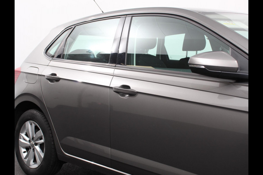 Volkswagen Polo 1.0 TSI 95pk Comfortline | Navigatie | Apple Carplay / Android Auto | Bluetooth | Cruise control | Lichtmetalen Velgen Volkswagen Polo 1.0 TSI 95pk Comfortline | Navigatie | Apple Carplay / Android Auto | Bluetooth | Cruise control | Lichtmetalen Velgen