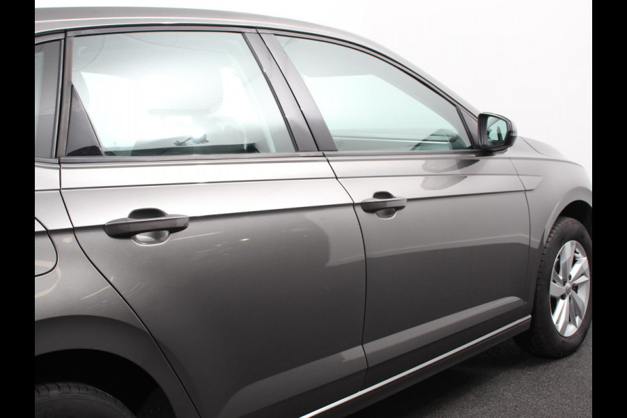 Volkswagen Polo 1.0 TSI 95pk Comfortline | Navigatie | Apple Carplay / Android Auto | Bluetooth | Cruise control | Lichtmetalen Velgen Volkswagen Polo 1.0 TSI 95pk Comfortline | Navigatie | Apple Carplay / Android Auto | Bluetooth | Cruise control | Lichtmetalen Velgen