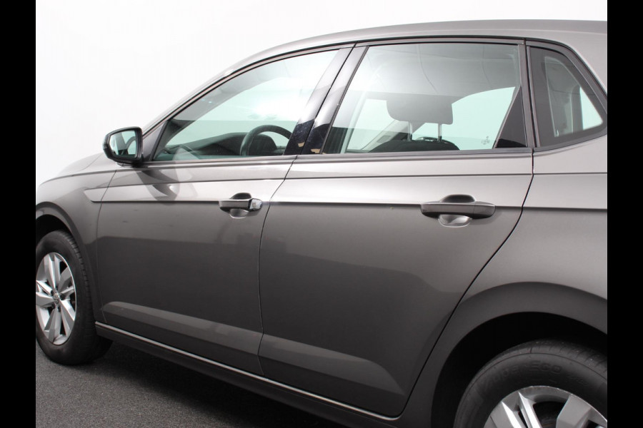 Volkswagen Polo 1.0 TSI 95pk Comfortline | Navigatie | Apple Carplay / Android Auto | Bluetooth | Cruise control | Lichtmetalen Velgen Volkswagen Polo 1.0 TSI 95pk Comfortline | Navigatie | Apple Carplay / Android Auto | Bluetooth | Cruise control | Lichtmetalen Velgen