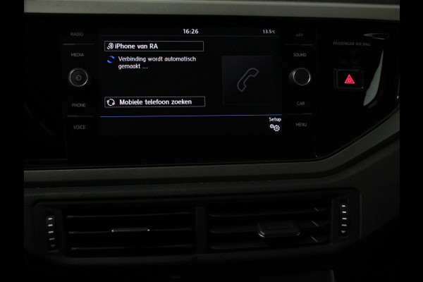 Volkswagen Polo 1.0 TSI 95pk Comfortline | Navigatie | Apple Carplay / Android Auto | Bluetooth | Cruise control | Lichtmetalen Velgen Volkswagen Polo 1.0 TSI 95pk Comfortline | Navigatie | Apple Carplay / Android Auto | Bluetooth | Cruise control | Lichtmetalen Velgen