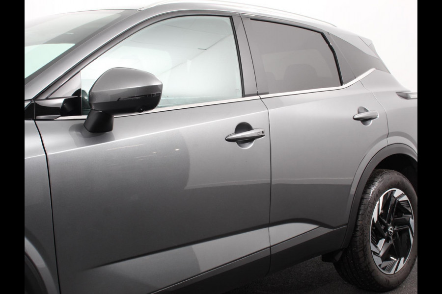 Nissan QASHQAI 1.3 MHEV Automaat N-Connecta | Navigatie | Climate Control | Sfeerverlichting | Camera 360 | Led | Dab | Verwarmde voorstoelen | Adaptive Cruise Control | Digitale Cockpit | Lichtmetalen Velgen Nissan QASHQAI 1.3 MHEV Automaat N-Connecta | Navigatie | Climate Control | Sfeerverlichting | Camera 360 | Led | Dab | Verwarmde voorstoelen | Adaptive Cruise Control | Digitale Cockpit | Lichtmetalen Velgen