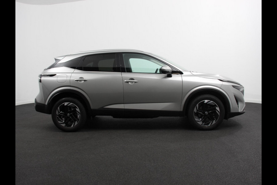 Nissan QASHQAI 1.3 MHEV Automaat N-Connecta | Navigatie | Climate Control | Sfeerverlichting | Camera 360 | Led | Dab | Verwarmde voorstoelen | Adaptive Cruise Control | Digitale Cockpit | Lichtmetalen Velgen Nissan QASHQAI 1.3 MHEV Automaat N-Connecta | Navigatie | Climate Control | Sfeerverlichting | Camera 360 | Led | Dab | Verwarmde voorstoelen | Adaptive Cruise Control | Digitale Cockpit | Lichtmetalen Velgen