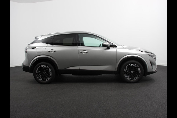 Nissan QASHQAI 1.3 MHEV Automaat N-Connecta | Navigatie | Climate Control | Sfeerverlichting | Camera 360 | Led | Dab | Verwarmde voorstoelen | Adaptive Cruise Control | Digitale Cockpit | Lichtmetalen Velgen Nissan QASHQAI 1.3 MHEV Automaat N-Connecta | Navigatie | Climate Control | Sfeerverlichting | Camera 360 | Led | Dab | Verwarmde voorstoelen | Adaptive Cruise Control | Digitale Cockpit | Lichtmetalen Velgen