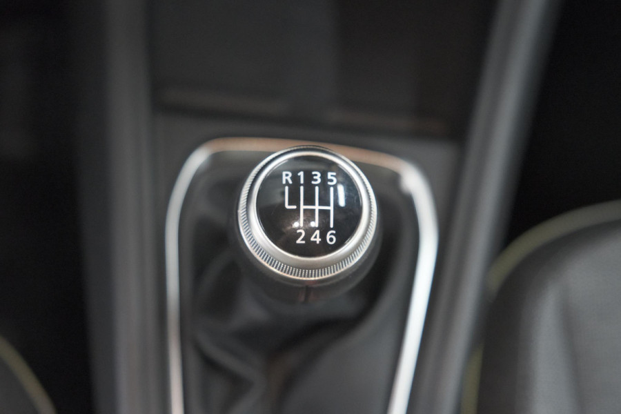 Renault Captur TCe 90 Techno | Camera | Navigatie | Apple Carplay | Pack Full Screen | 18 Inch Lichtmetalen Velgen