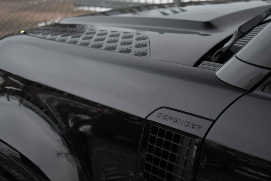 Land Rover Defender 110 3.0 P400 HSE 7-pers Pano Trekh ACC 22inch HUD Standkachel
