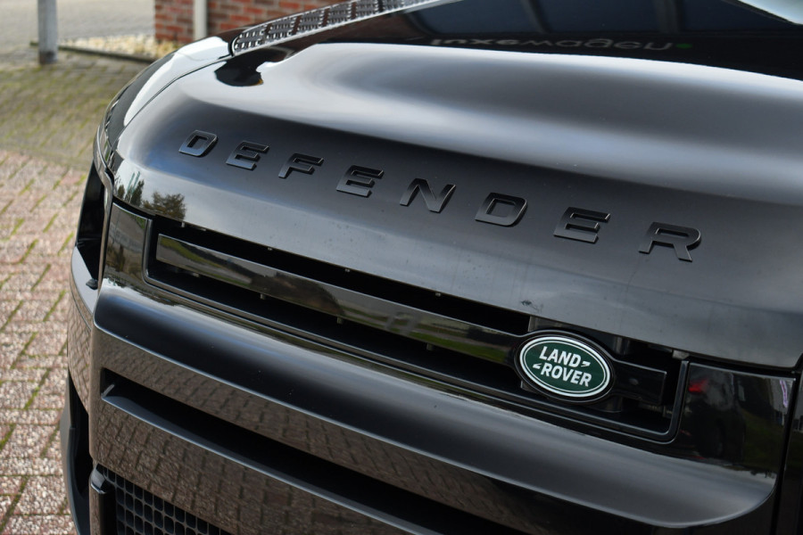 Land Rover Defender 110 3.0 P400 HSE 7-pers Pano Trekh ACC 22inch HUD Standkachel