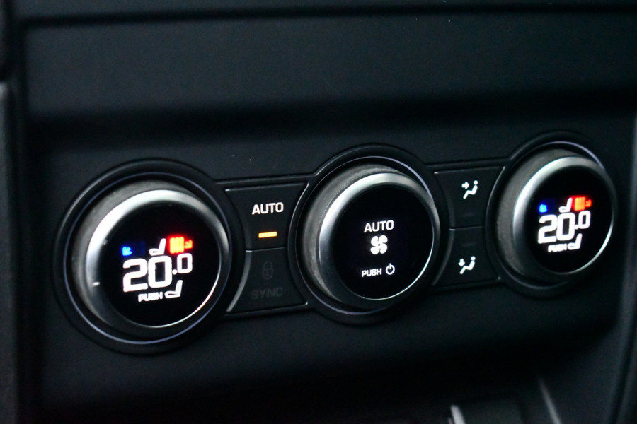 Land Rover Defender 110 3.0 P400 HSE 7-pers Pano Trekh ACC 22inch HUD Standkachel