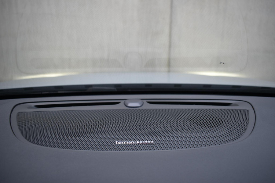 Volvo V60 T6 350PK Automaat Plug-in hybrid AWD Plus Dark / Panoramadak / Harman Kardon / 360 camera / Climate pack / Intellisafe / Trekhaak Volvo V60 T6 350PK Automaat Plug-in hybrid AWD Plus Dark / Panoramadak / Harman Kardon / 360 camera / Climate pack / Intellisafe / Trekhaak