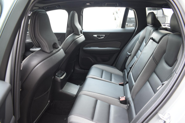 Volvo V60 T6 350PK Automaat Plug-in hybrid AWD Plus Dark / Panoramadak / Harman Kardon / 360 camera / Climate pack / Intellisafe / Trekhaak Volvo V60 T6 350PK Automaat Plug-in hybrid AWD Plus Dark / Panoramadak / Harman Kardon / 360 camera / Climate pack / Intellisafe / Trekhaak