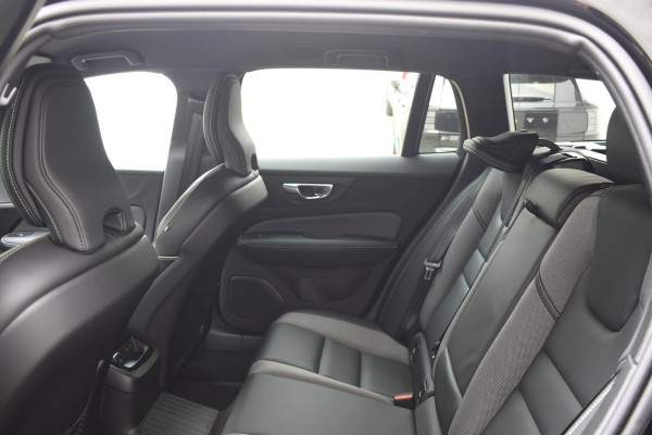 Volvo V60 T6 350PK Automaat Plug-in hybrid AWD Plus Dark