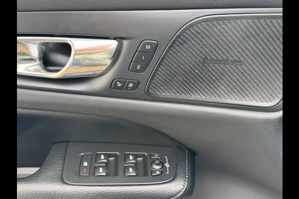 Volvo V60 2.0 D4 Momentum Adaptive cruise Climate control Parkeercamera met sensoren Apple / Android Stoelverwarming Harman Kardon Volvo V60 2.0 D4 Momentum Adaptive cruise Climate control Parkeercamera met sensoren Apple / Android Stoelverwarming Harman Kardon
