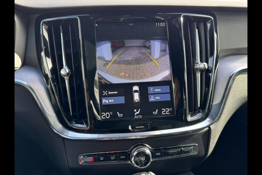Volvo V60 2.0 D4 Momentum Adaptive cruise Climate control Parkeercamera met sensoren Apple / Android Stoelverwarming Harman Kardon Volvo V60 2.0 D4 Momentum Adaptive cruise Climate control Parkeercamera met sensoren Apple / Android Stoelverwarming Harman Kardon