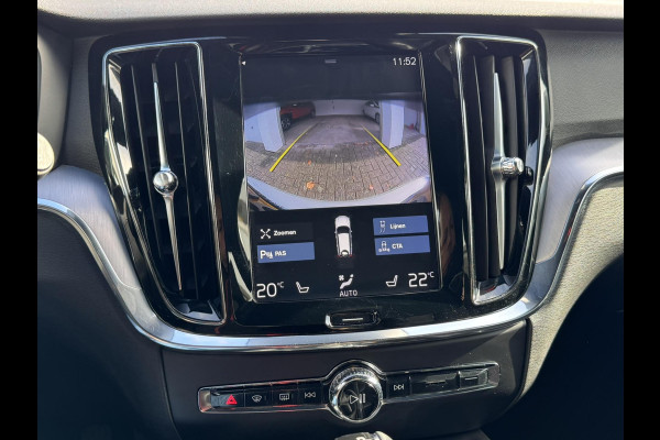 Volvo V60 2.0 D4 Momentum Adaptive cruise Climate control Parkeercamera met sensoren Apple / Android Stoelverwarming Harman Kardon Volvo V60 2.0 D4 Momentum Adaptive cruise Climate control Parkeercamera met sensoren Apple / Android Stoelverwarming Harman Kardon