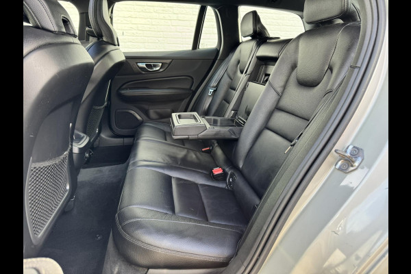 Volvo V60 2.0 D4 Momentum Adaptive cruise Climate control Parkeercamera met sensoren Apple / Android Stoelverwarming Harman Kardon Volvo V60 2.0 D4 Momentum Adaptive cruise Climate control Parkeercamera met sensoren Apple / Android Stoelverwarming Harman Kardon
