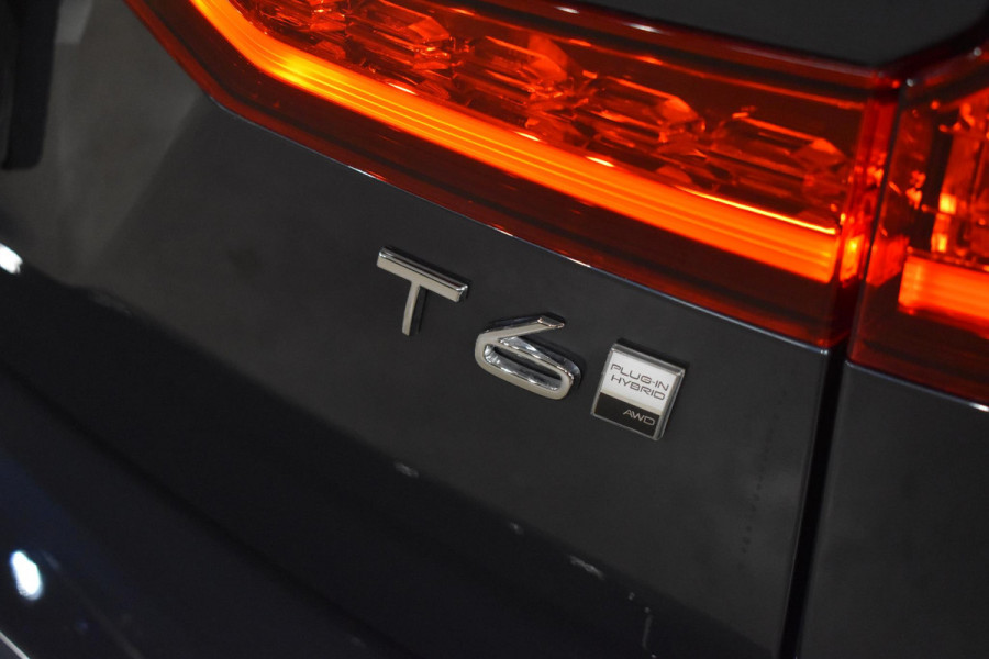 Volvo V60 T6 350PK Automaat Plug-in hybrid AWD Plus Dark Volvo V60 T6 350PK Automaat Plug-in hybrid AWD Plus Dark