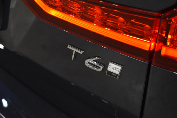 Volvo V60 T6 350PK Automaat Plug-in hybrid AWD Plus Dark Volvo V60 T6 350PK Automaat Plug-in hybrid AWD Plus Dark